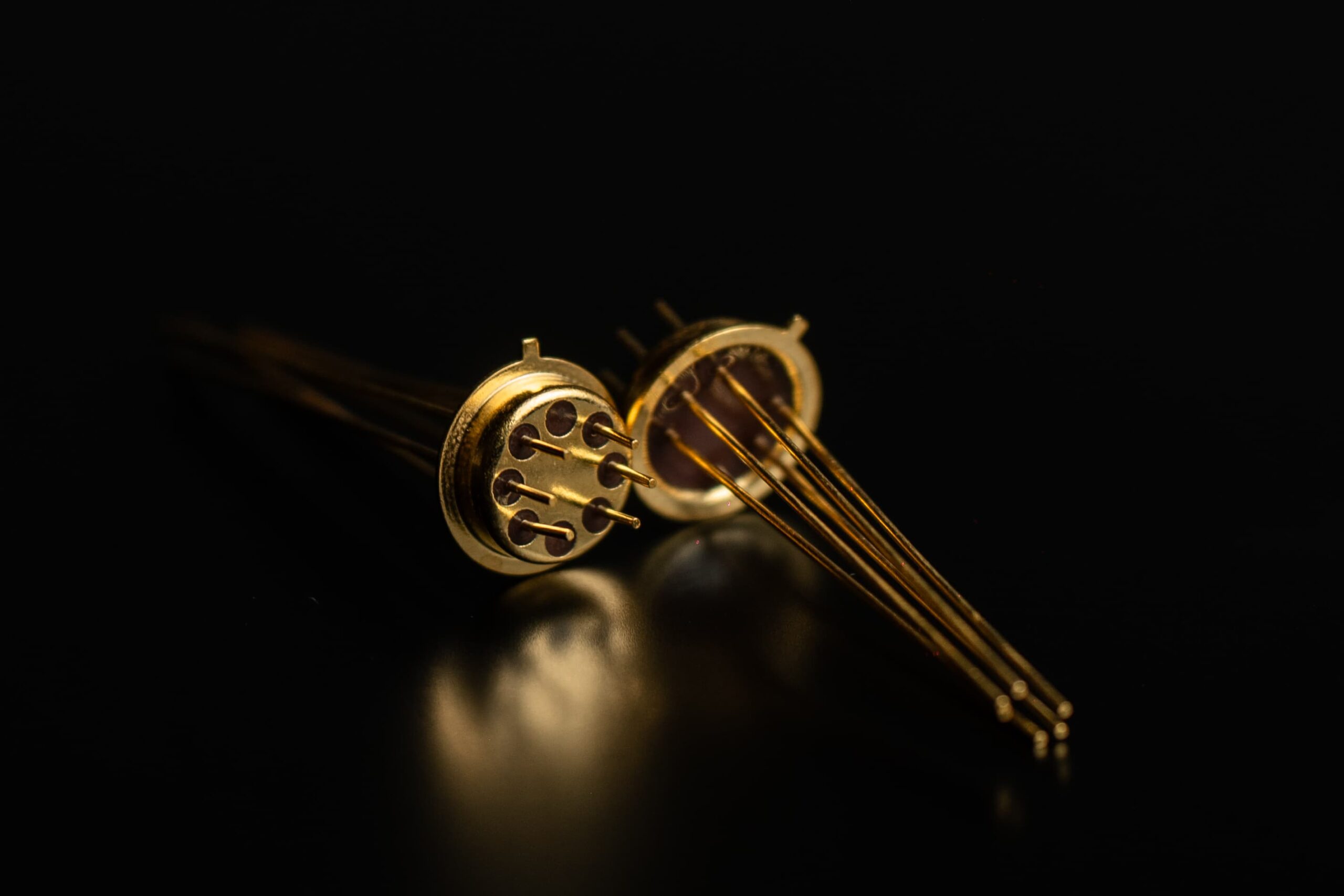 TO-5 hermetic header 4-pin with gold plating